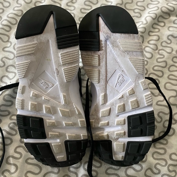 Boys Nike sneakers - Picture 7 of 11